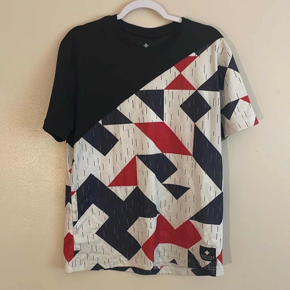 Large Veritas Black Red White Tee Shirt
